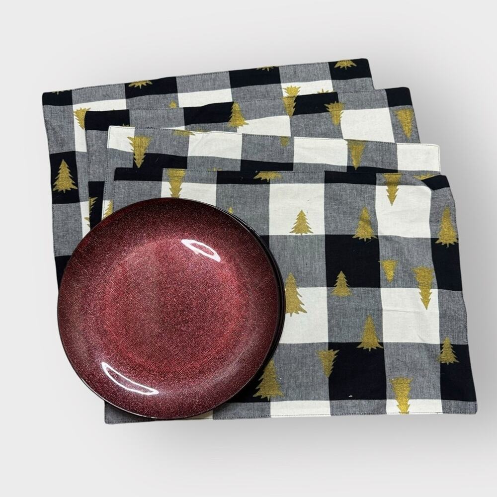 (4) Holiday Christmas placemats and plates